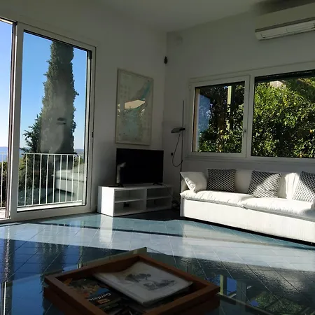 度假居 La Limonaia Garda, Extraordinary Silent Position, Great View *